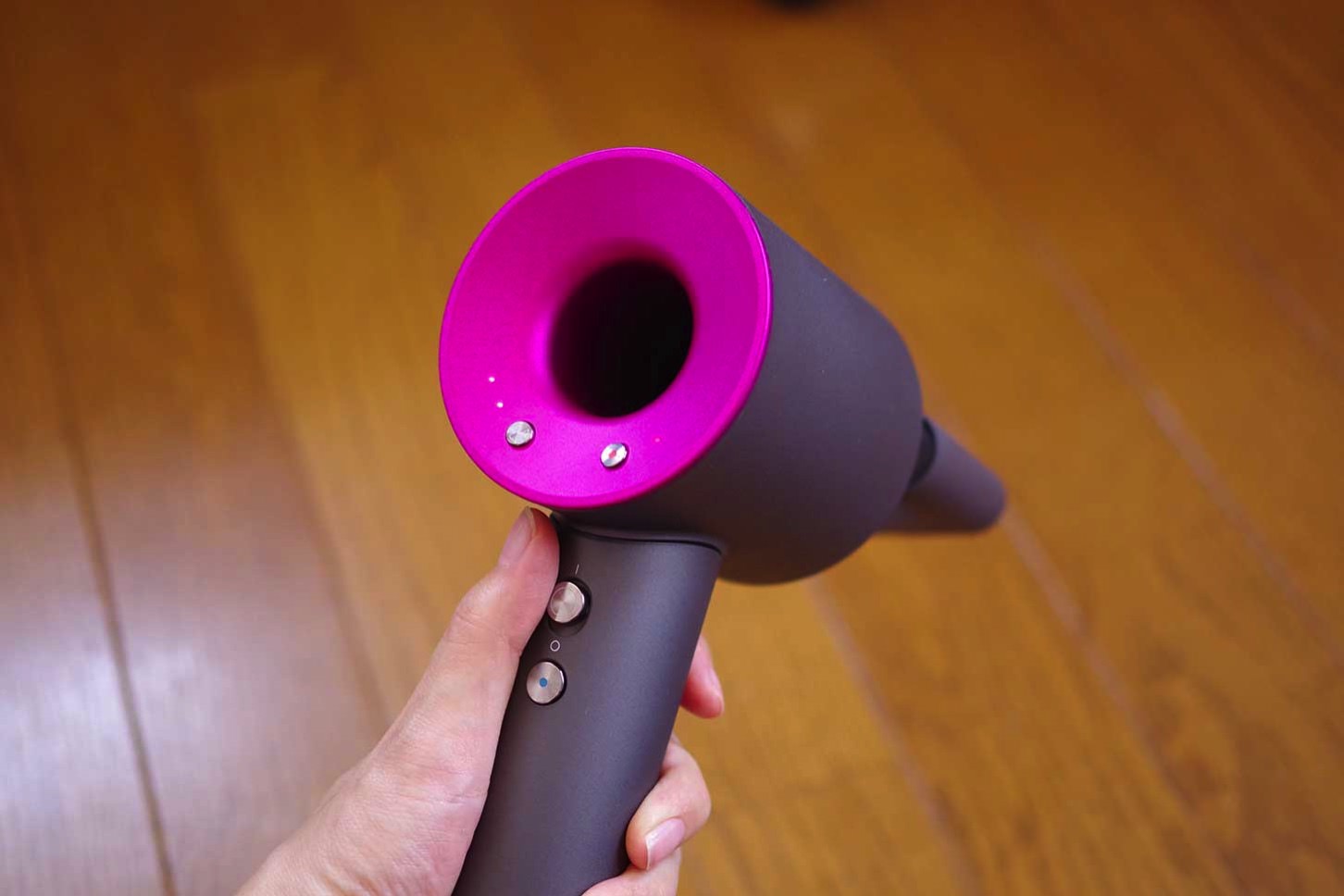 ダイソン　ヘアドライヤー　新品未使用アタッチメントのみ　本体なし 最新アタッチメントの『浮き毛抑制ツール』が加わったDyson