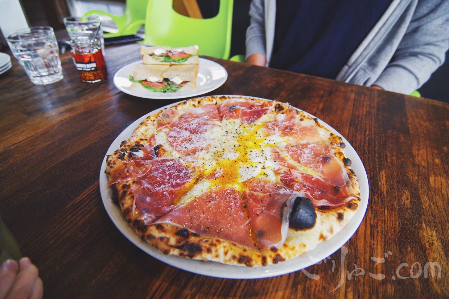 ニセコのピザ屋 B.C.C. White Rock 人生最強のピザに北海道で出会えた